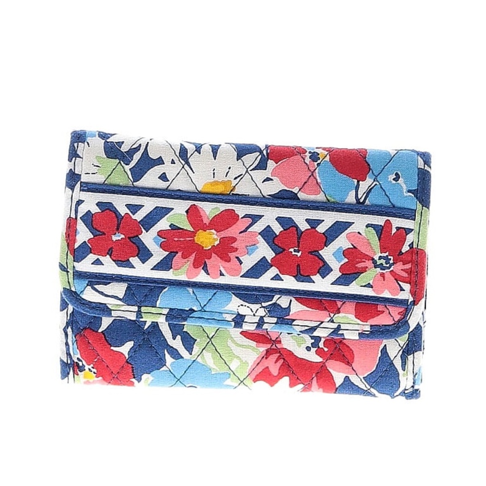 Vera Bradley Tri fold. “Euro Wallet” Summer Cottage. NWT